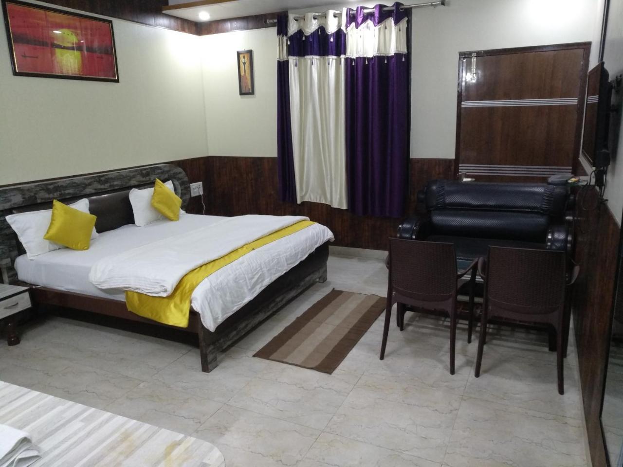 Hotel Rb Palace Dhaulpur Exterior photo